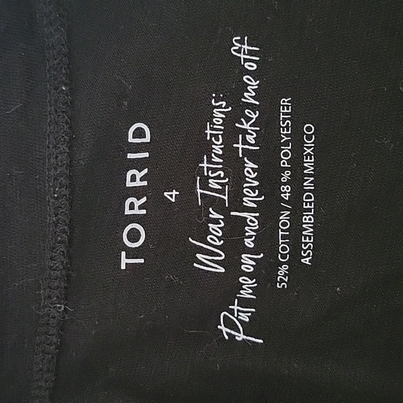 Torrid Graphic Tee Drink Well With Others,  Black Short Sleeve Size 4 - Picture 8 of 8